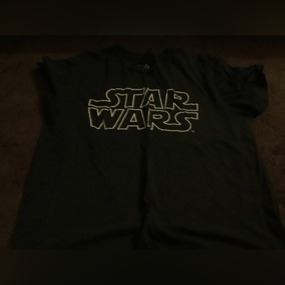 L Star Wars shirt